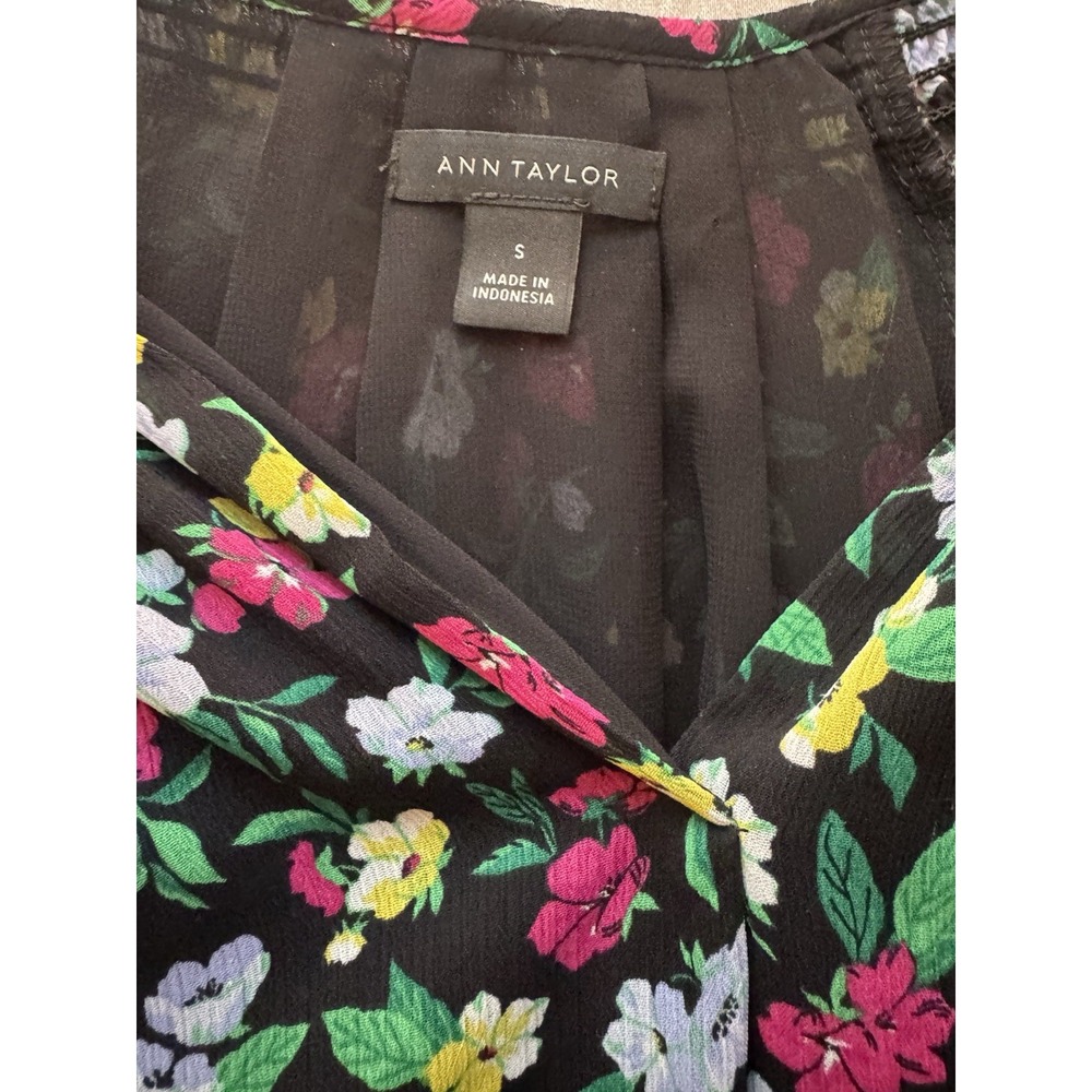 Ann Taylor Womens Floral Boho Sheer Blouse Small‎ Romantic Smocked Cutout Top - Picture 4 of 7